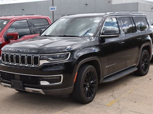 Used 2022 Jeep Wagoneer Series III w/ Rear Seat Video Group 1 image 2