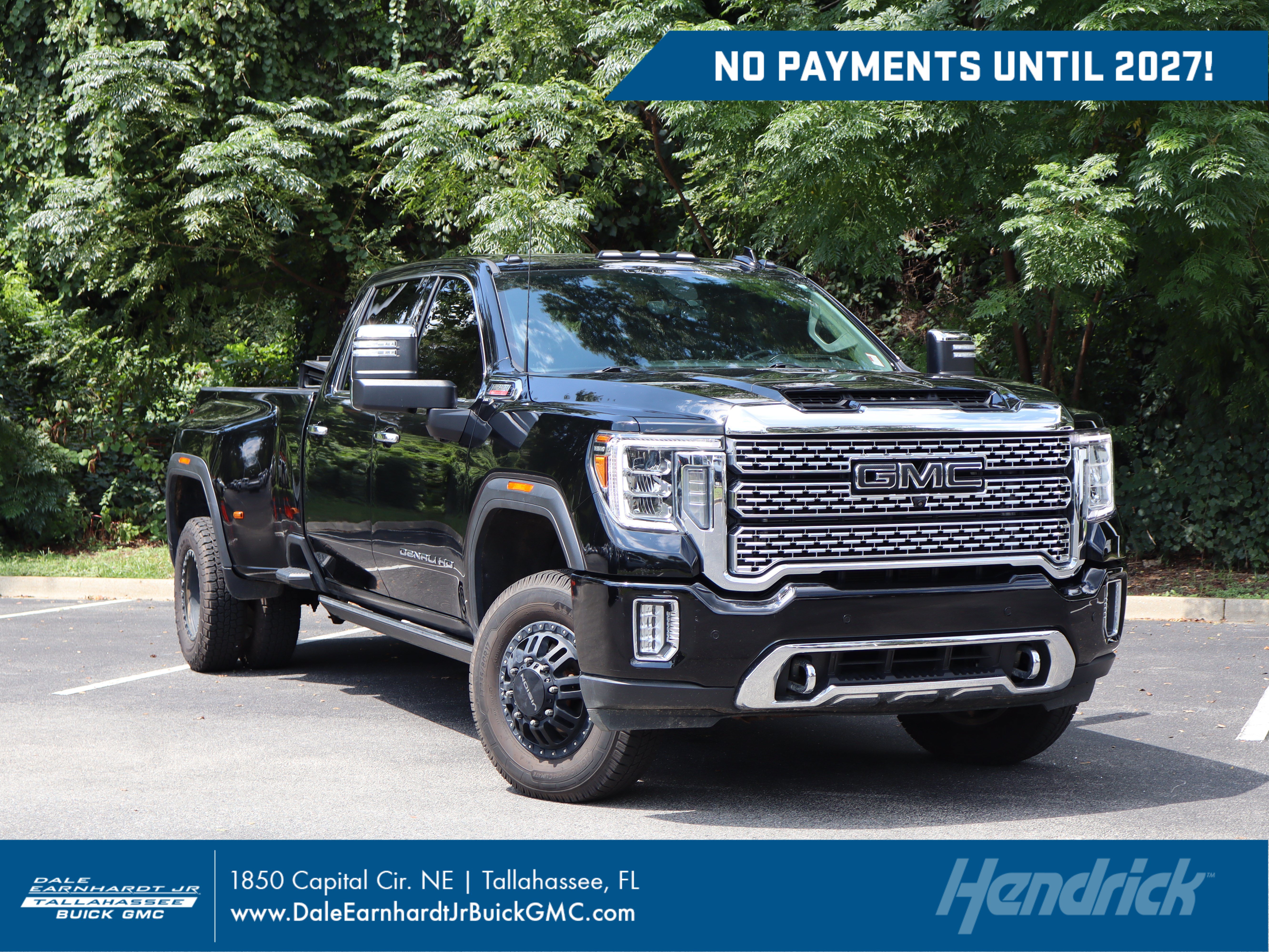 Used 2023 GMC Sierra 3500 Denali w/ Denali Ultimate Package AWD/4WD image 1