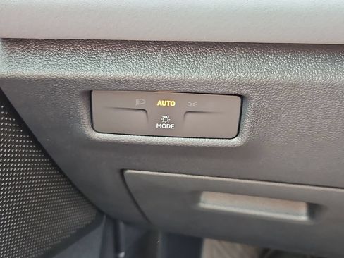 New 2026 Volkswagen Tiguan SE AWD/4WD image 10