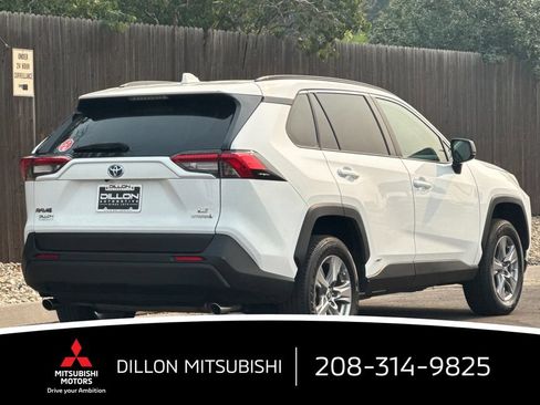 Used 2022 Toyota RAV4 LE AWD/4WD image 7