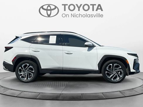 Used 2025 Hyundai Tucson Limited AWD/4WD image 6