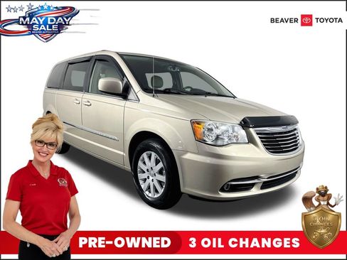 Used 2014 Chrysler Town & Country Touring FWD image 1