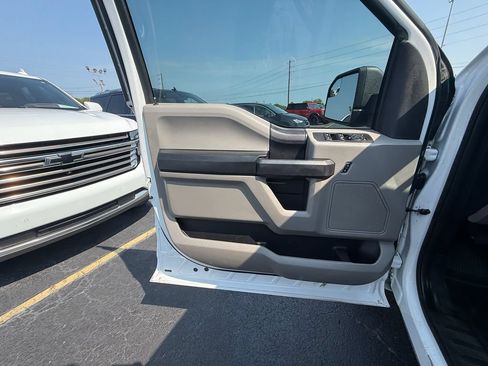 Used 2017 Ford F150 XL w/ Equipment Group 101A Mid AWD/4WD image 11