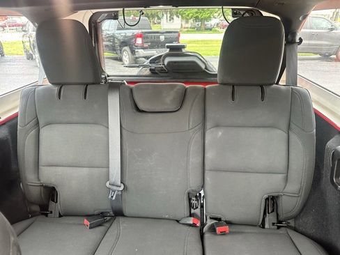 Used 2020 Jeep Wrangler Unlimited Sahara image 22