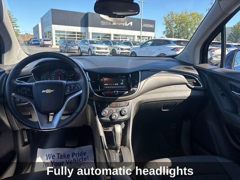 Used 2017 Chevrolet Trax LT w/ LT Convenience Package AWD/4WD image 14