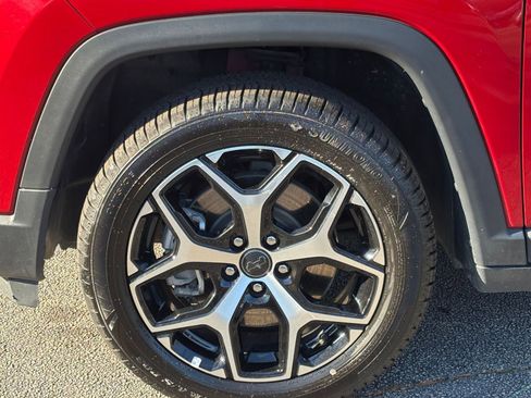 Used 2025 Jeep Compass Limited image 31