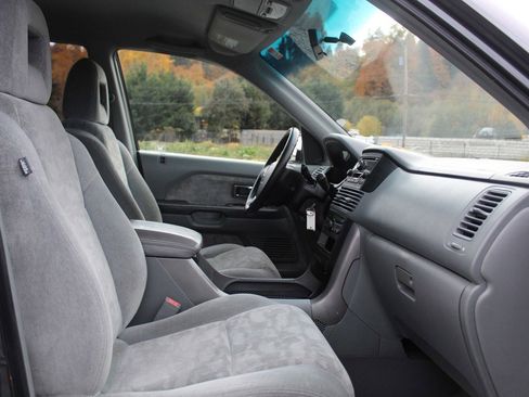 Used 2004 Honda Pilot EX image 17