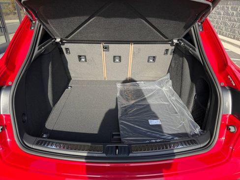 New 2026 Porsche Macan image 17