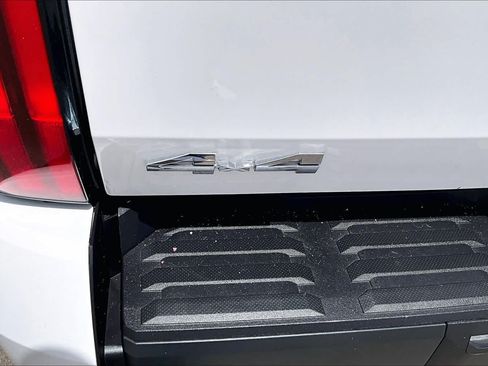 Used 2025 Toyota Tundra SR5 w/ SR5 Convenience Package AWD/4WD image 10