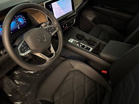 New 2026 Volkswagen Atlas SE image 9