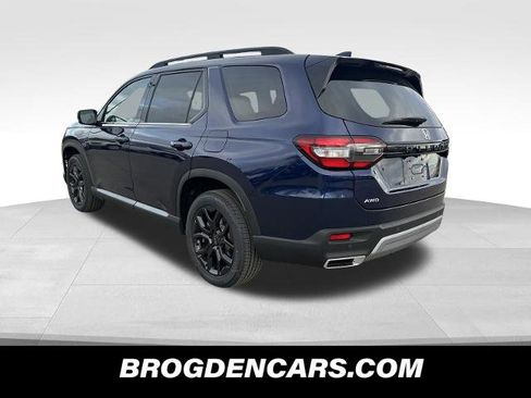 New 2025 Honda Pilot Touring image 6