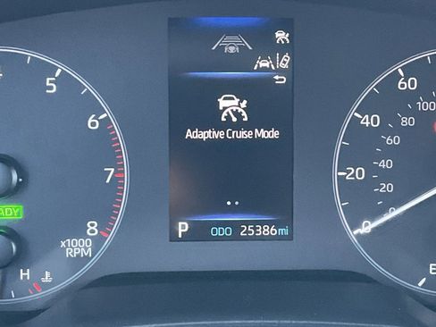 Used 2023 Toyota Corolla Cross SE image 5