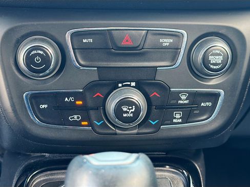 Used 2019 Jeep Compass Limited AWD/4WD image 22