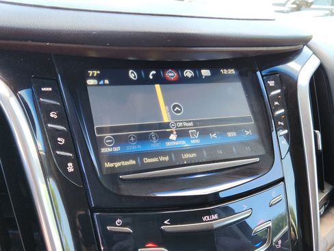 Used 2020 Cadillac Escalade Luxury w/ Escalade Sport Edition AWD/4WD image 23