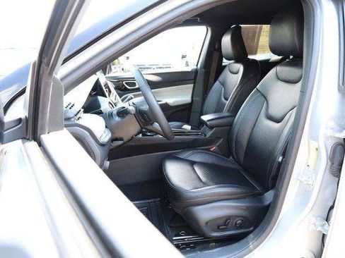 Used 2025 Jeep Compass Limited AWD/4WD image 8