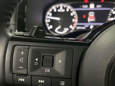 Used 2025 Nissan Pathfinder SL AWD/4WD image 24