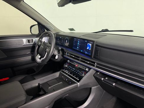 Used 2025 Hyundai Santa Fe Limited AWD/4WD image 34