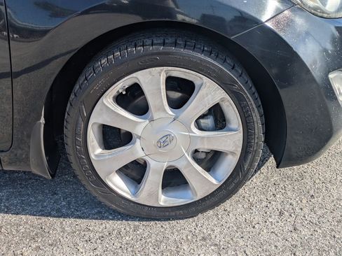 Used 2013 Hyundai Elantra Limited w/ Technology Pkg image 11
