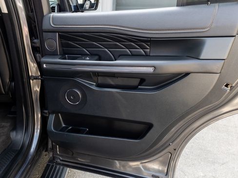 Used 2019 Ford Expedition Platinum AWD/4WD image 35