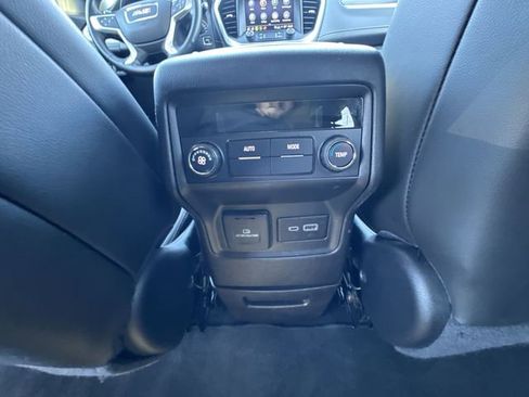 Certified 2023 GMC Acadia SLT image 21