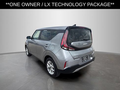 Used 2025 Kia Soul LX w/ LX Technology Package FWD image 4
