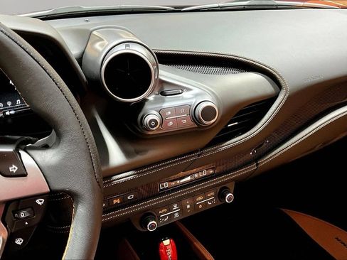 Used 2021 Ferrari F8 Tributo RWD image 10