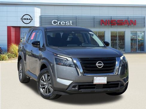 Certified 2024 Nissan Pathfinder S image 1