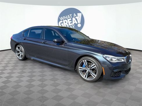 Used 2019 BMW 750i w/ Executive Package image 1