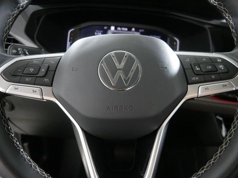 Used 2022 Volkswagen Taos SEL image 25