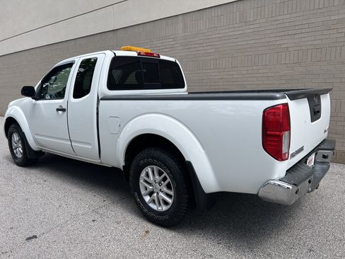 Used 2014 Nissan Frontier SV w/ SV Value Truck Package AWD/4WD image 4