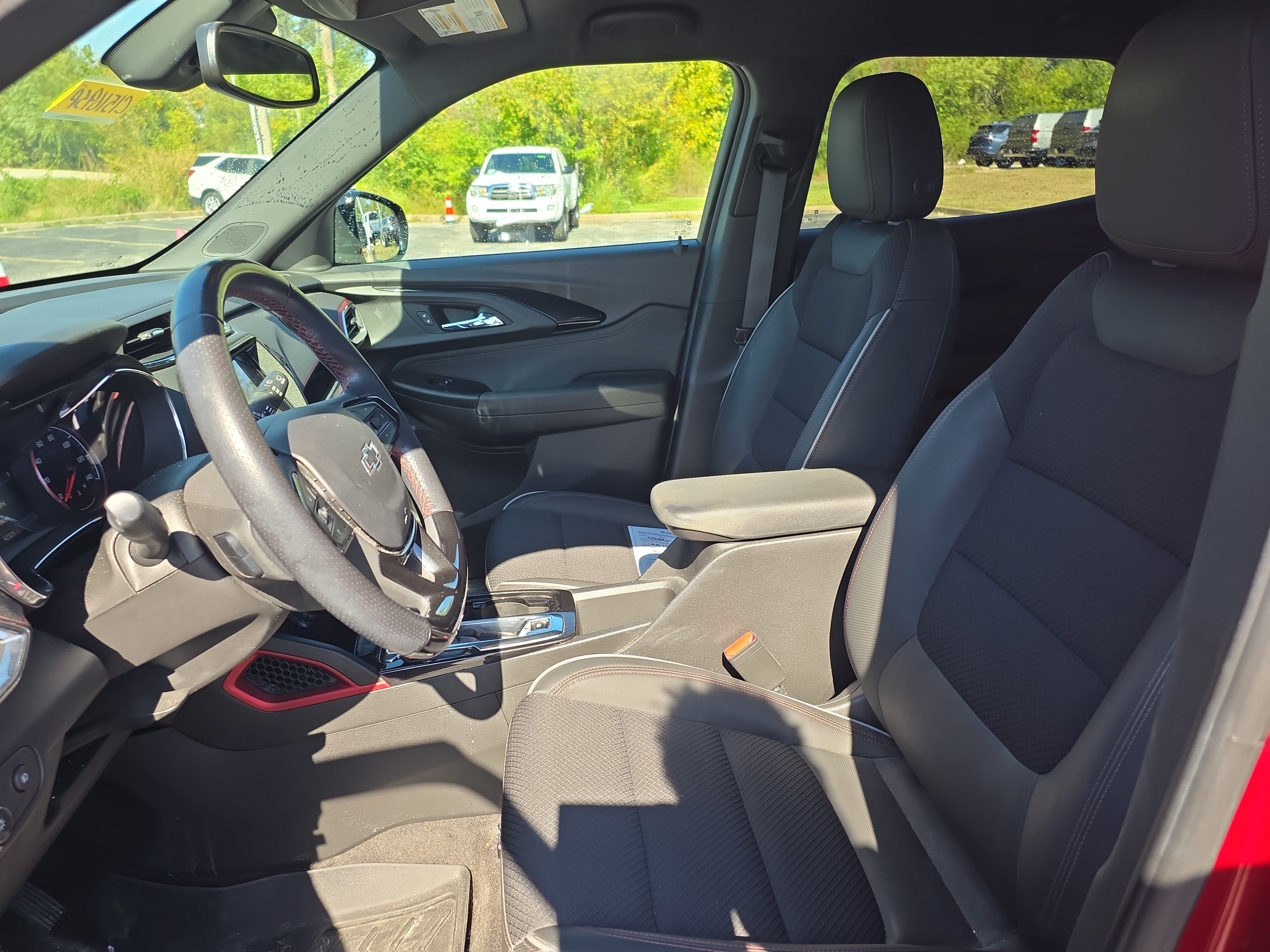 Used 2021 Chevrolet TrailBlazer RS w/ Technology Package FWD image 13