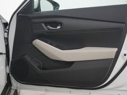 Used 2024 Honda Accord LX image 9