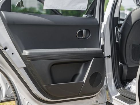 New 2025 Hyundai Ioniq 5 SEL image 36