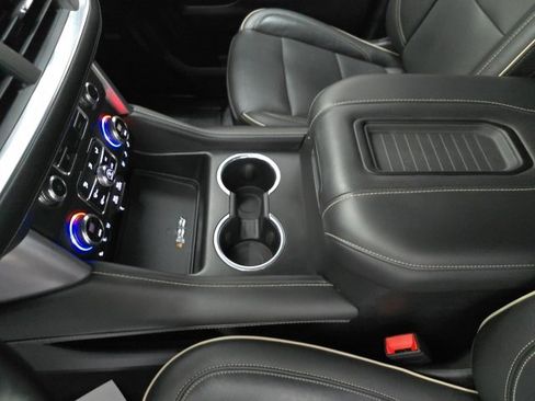 Used 2021 GMC Yukon SLT w/ SLT Luxury Package image 19