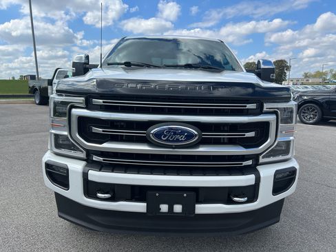 Used 2022 Ford F250 Platinum AWD/4WD image 2
