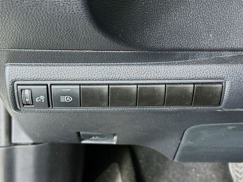 Used 2025 Toyota Corolla LE image 17