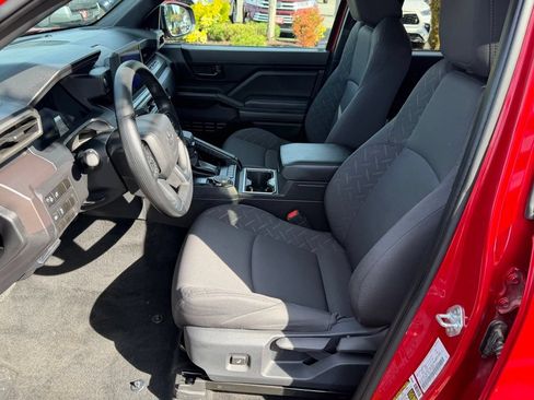 Certified 2025 Toyota Tacoma SR5 AWD/4WD image 13