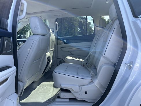 New 2026 Buick Enclave Avenir w/ Super Cruise Package AWD/4WD image 29