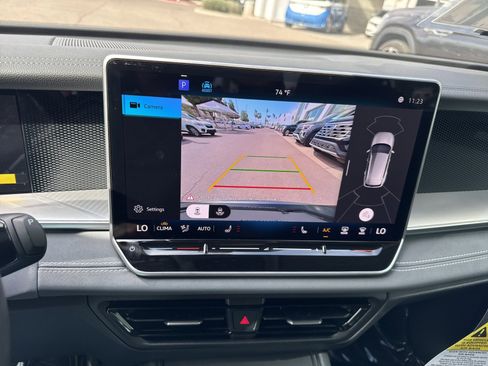 New 2026 Volkswagen Tiguan SE FWD image 27