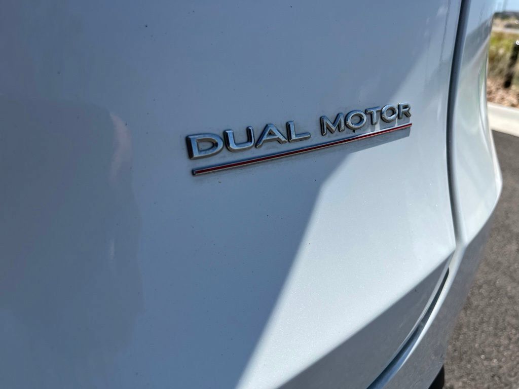 Used 2022 Tesla Model Y Performance AWD/4WD image 8