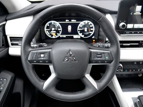 Used 2024 Mitsubishi Outlander SEL image 18