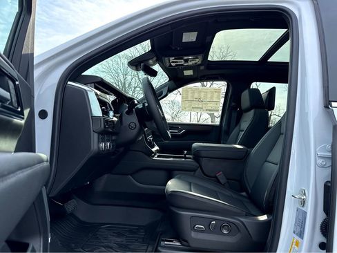 New 2026 GMC Yukon Denali image 10