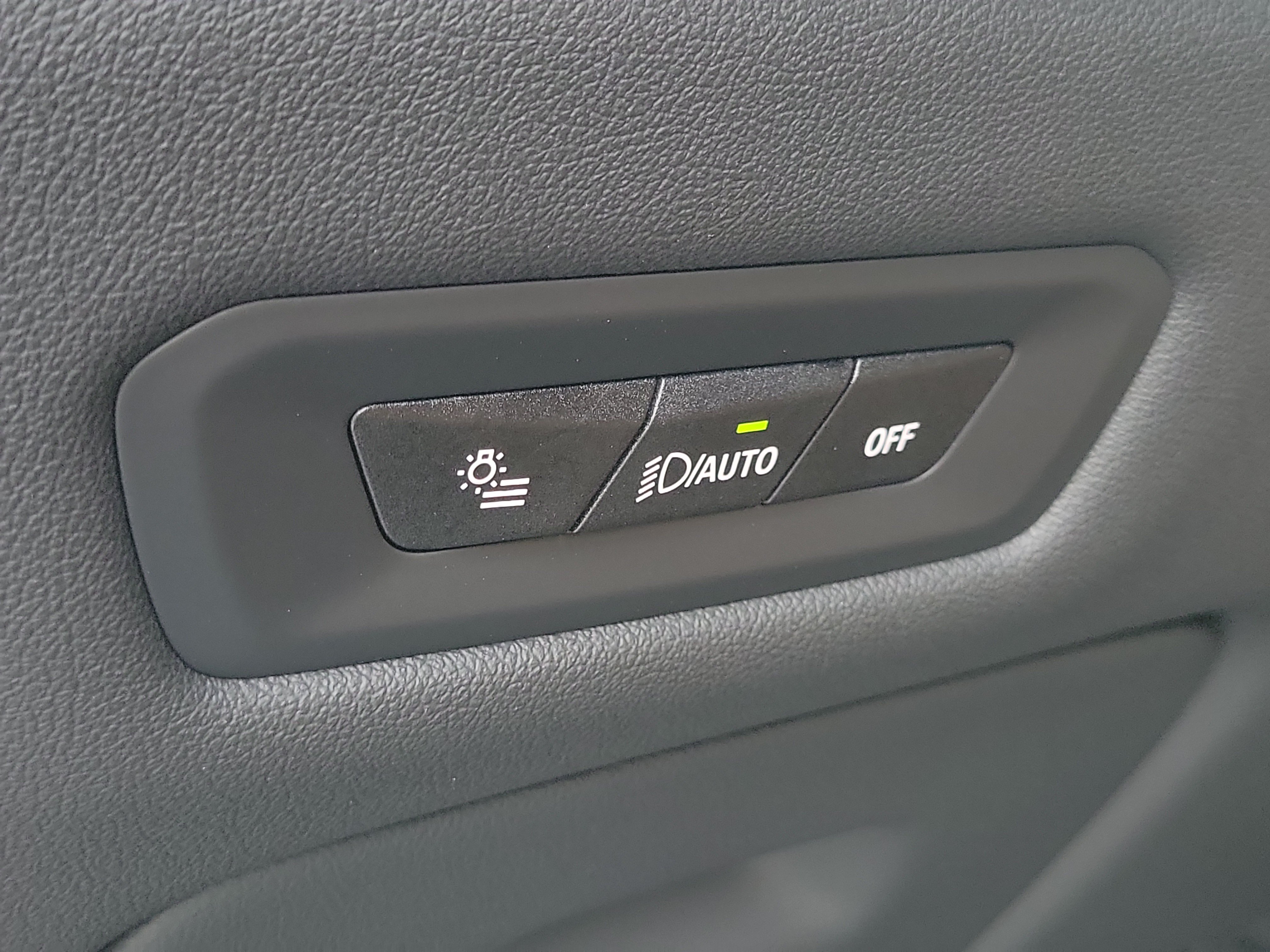 Certified 2025 BMW X5 M60i AWD/4WD image 25