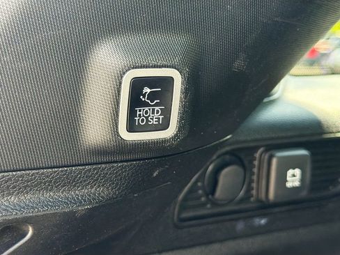 Used 2024 Jeep Grand Cherokee Altitude image 13