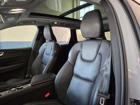 Certified 2024 Volvo XC60 B5 Ultimate w/ Protection Package Premier AWD/4WD image 21