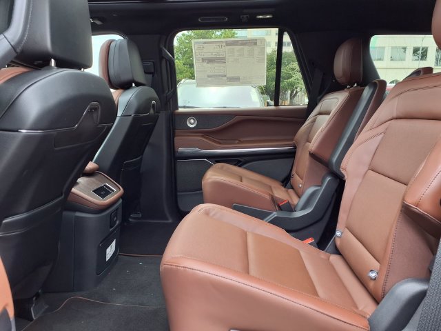 New 2026 Lincoln Navigator Reserve AWD/4WD image 8