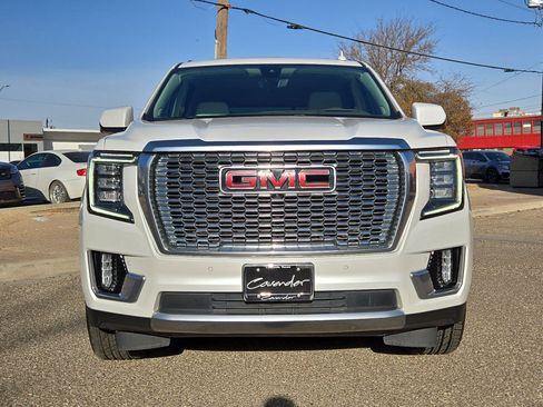 Used 2021 GMC Yukon Denali w/ Denali Premium Package image 10