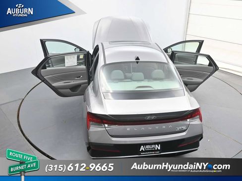 Used 2024 Hyundai Elantra SEL w/ Convenience Package FWD image 36