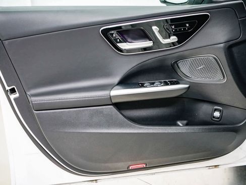 Used 2025 Mercedes-Benz C 300 Sedan image 19