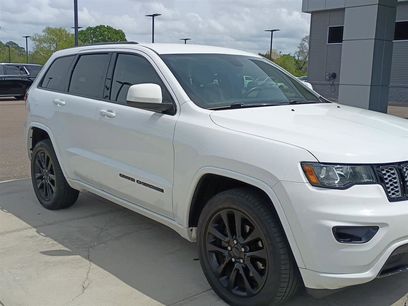 Used 2017 Jeep Grand Cherokee Altitude
